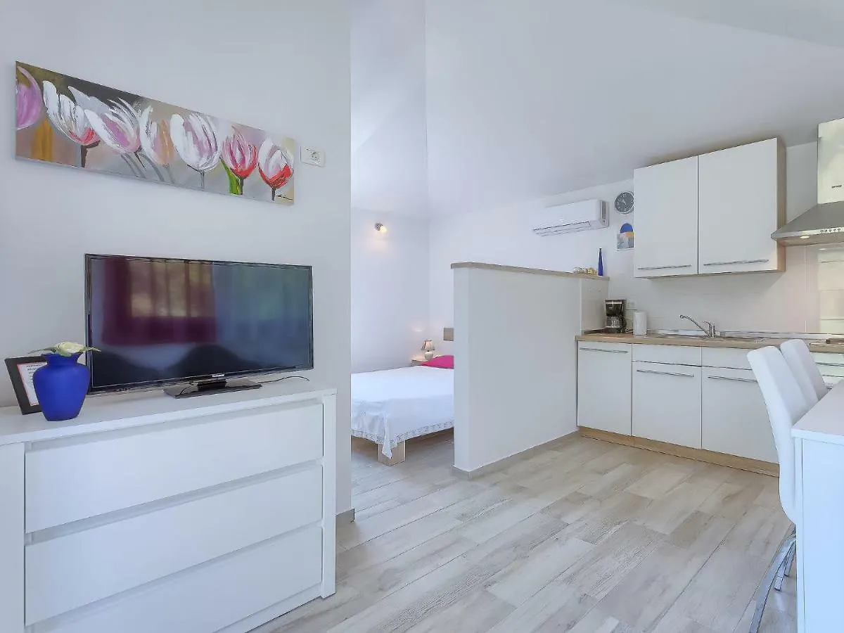 Holiday Home Lucija By Interhome Vinež